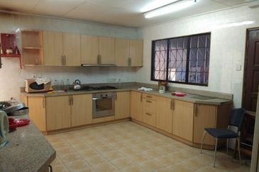 Oug Awan Kecil Corner 2sty Bungalow Large Land