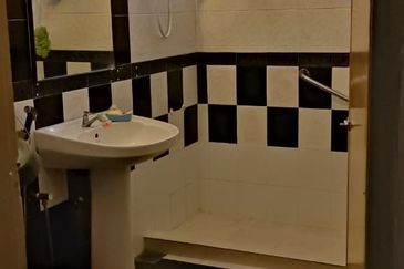 Freehold 2storey Terrace Taman Overseas Union Oug 