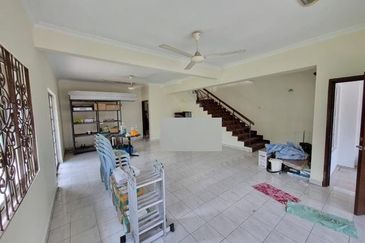 Corner Renovated 2stry Terrance Subang Bestari 