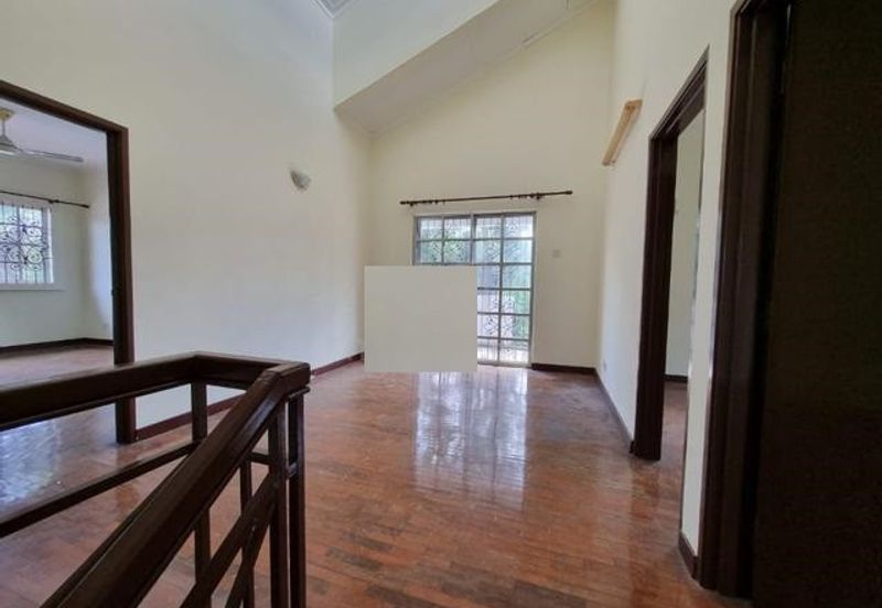 Corner Renovated 2stry Terrance Subang Bestari 