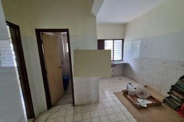 Corner Renovated 2stry Terrance Subang Bestari 