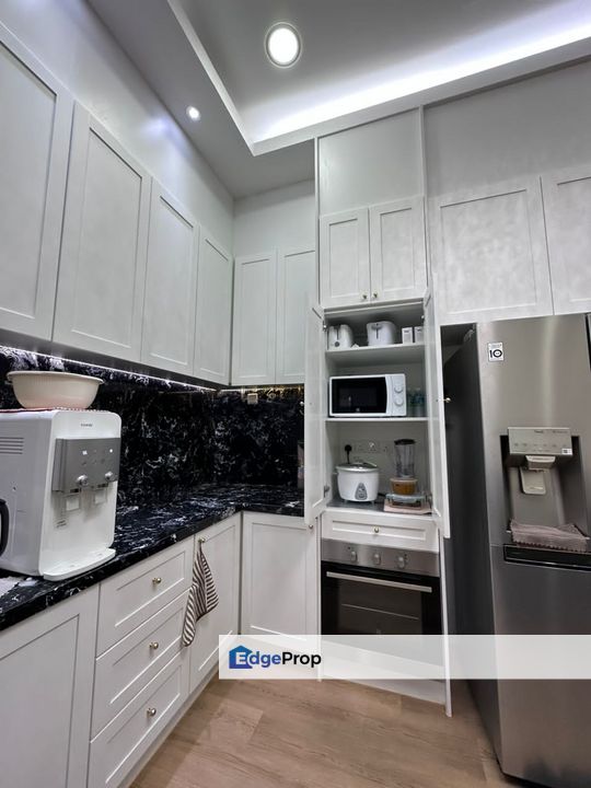 Renovated 2storey 28x80 Marbella D'Kayangan Seksyen 13 Shah Alam, Selangor, Shah Alam