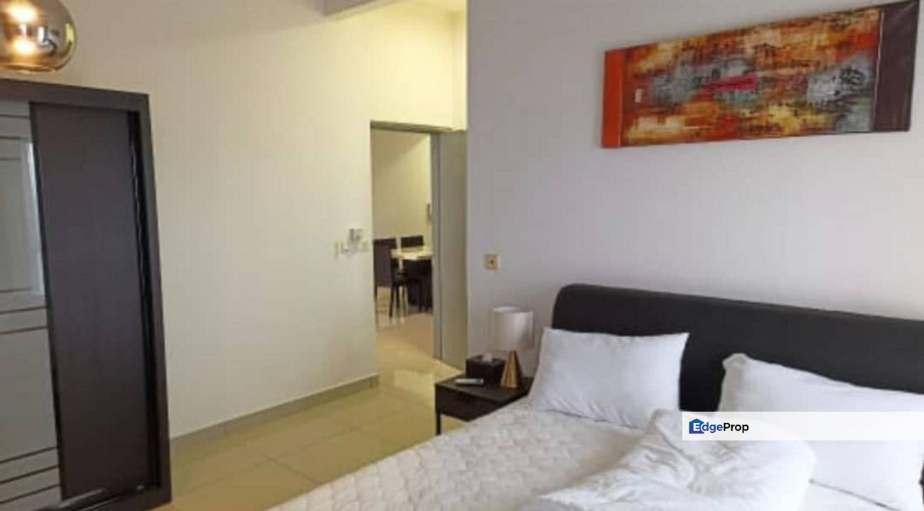 Nice Renovated include Furnish The Wharf Condo Puchong, Selangor, Puchong