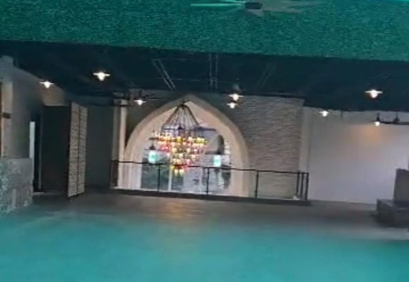 Facing main road KL city bungalow commercial shop