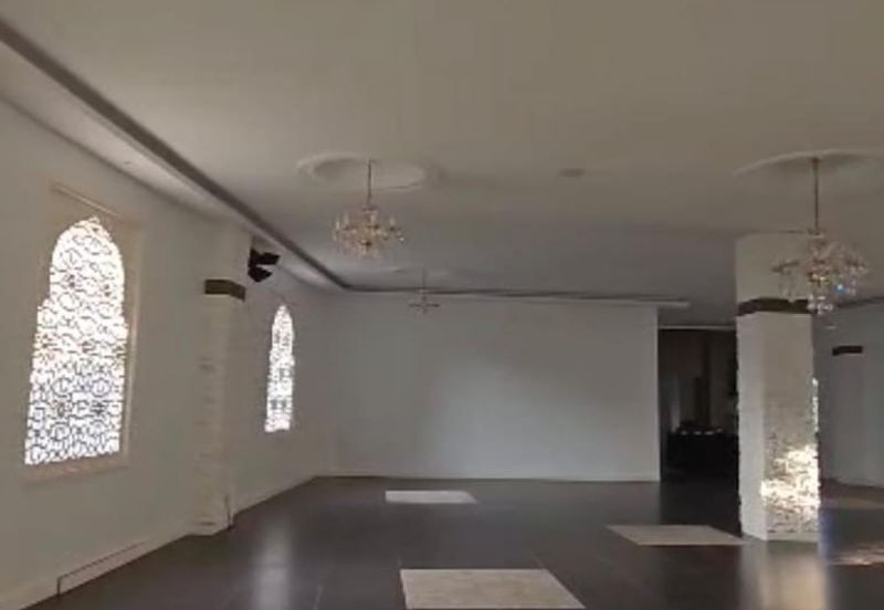 Facing main road KL city bungalow commercial shop