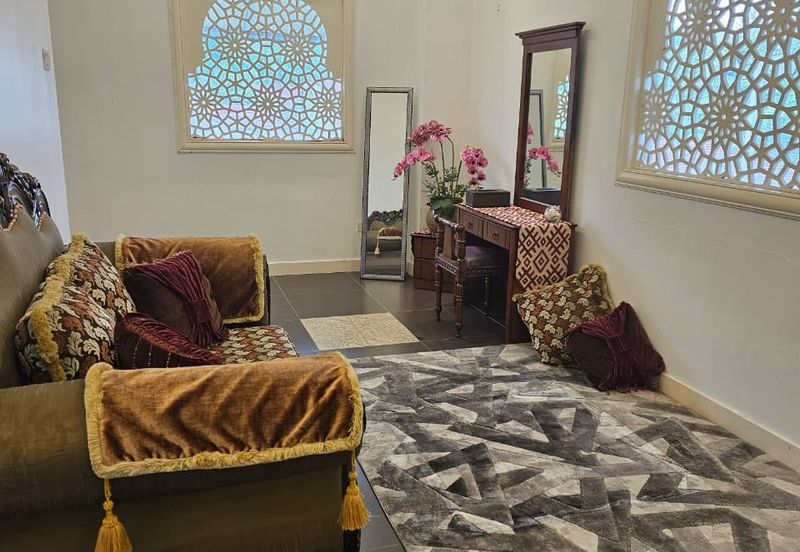 Facing main road KL city bungalow commercial shop