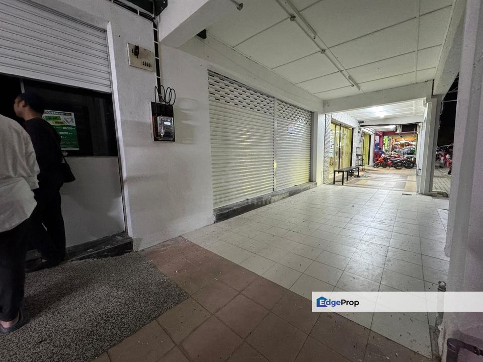 1sty Shop 2 units combine Bandar Seri Putra Bangi Kajang, Selangor, Bangi