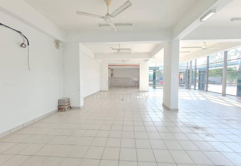 Facing Main Road Shop duplex Vega Residensi Condo Cyberjaya  