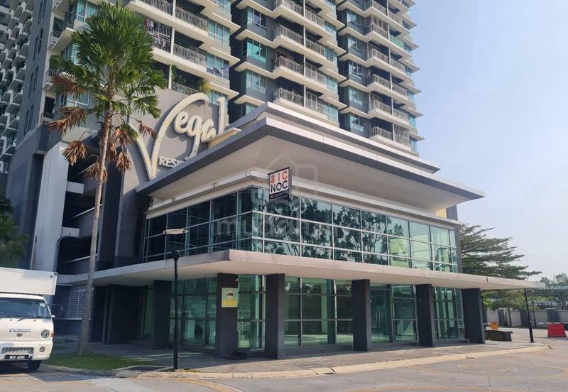 Facing Main Road Shop duplex Vega Residensi Condo Cyberjaya  