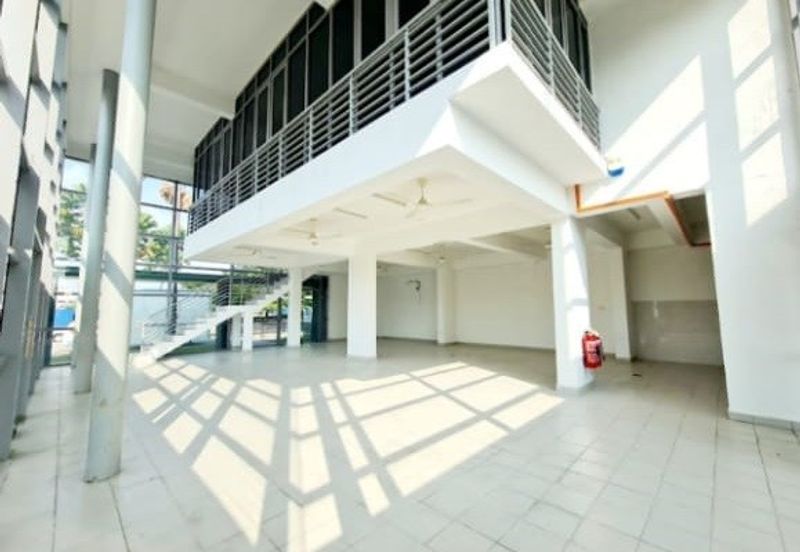 Facing Main Road Shop duplex Vega Residensi Condo Cyberjaya  