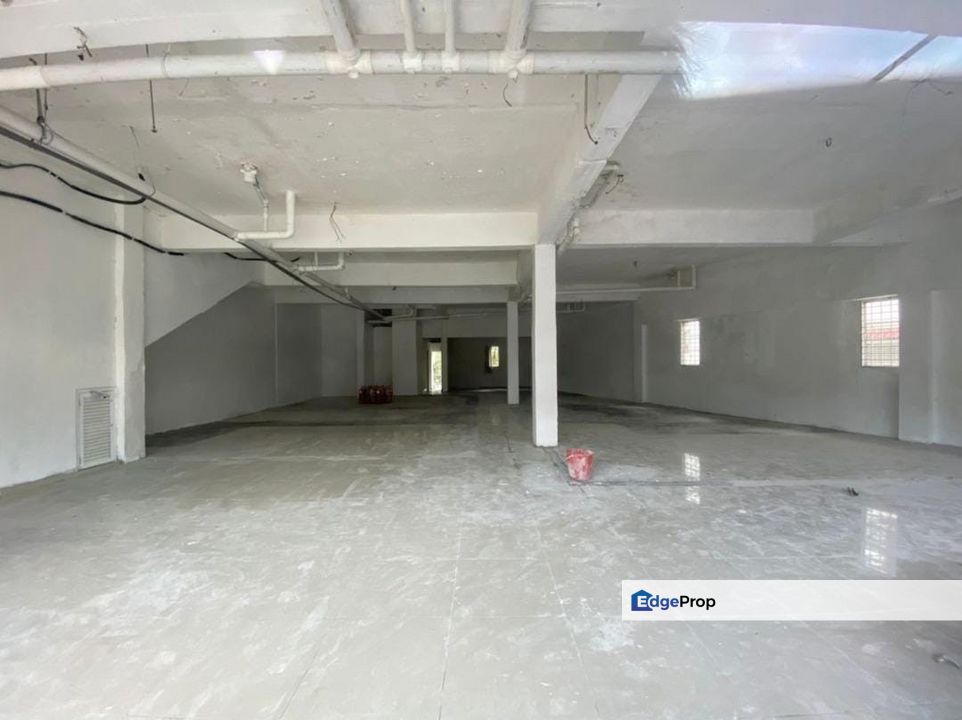 CORNER GROUND Floor Shop Main Road Bandar Puchong Jaya Kenari, Selangor, Puchong