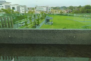 Taman Nusaputra Timur