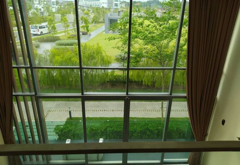 Taman Nusaputra Timur