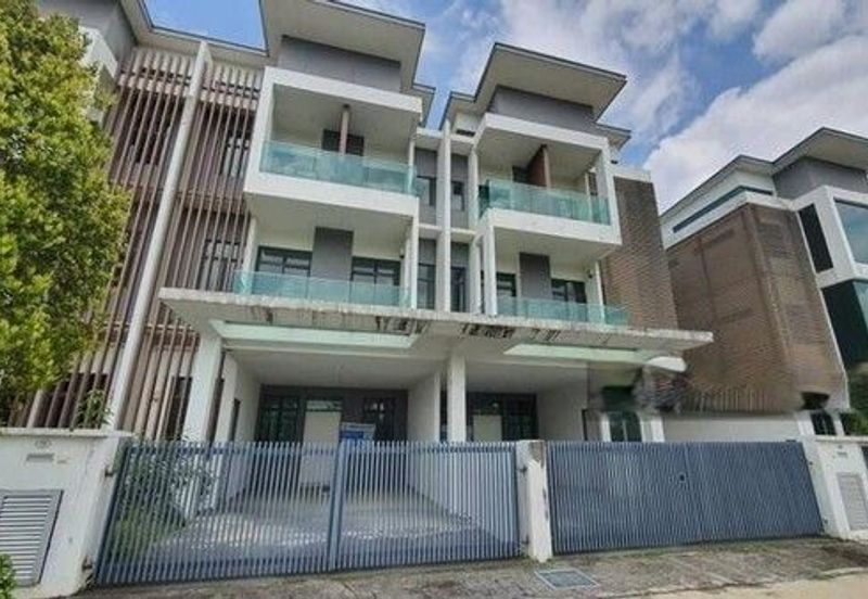 Taman Nusaputra Timur