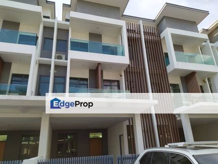 3storey Superlink Reflextion Villa Puchong Bandar Nusaputra, Selangor, Puchong