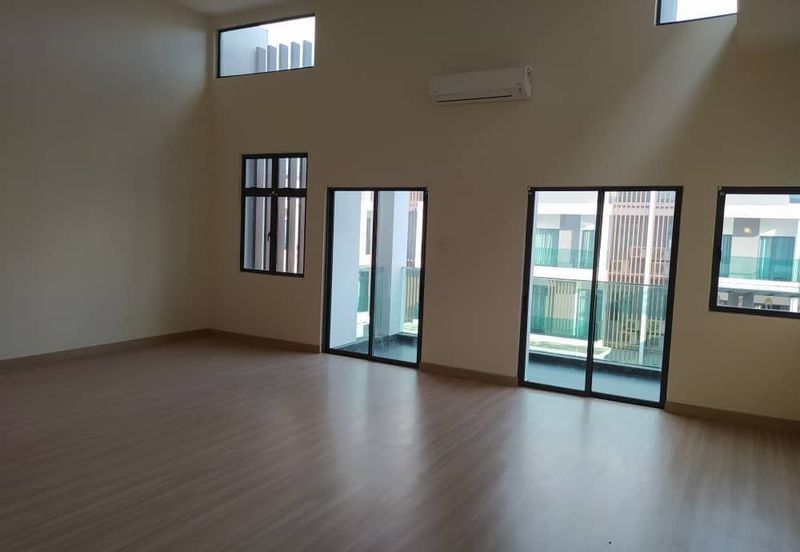 Taman Nusaputra Timur