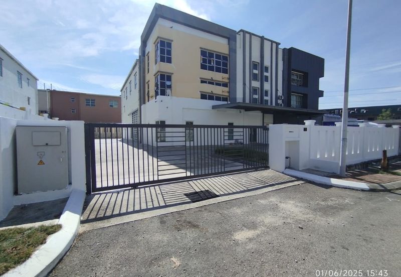 2.5sty Semi D Factory Taman Industri Selesa Jaya Balakong Cheras