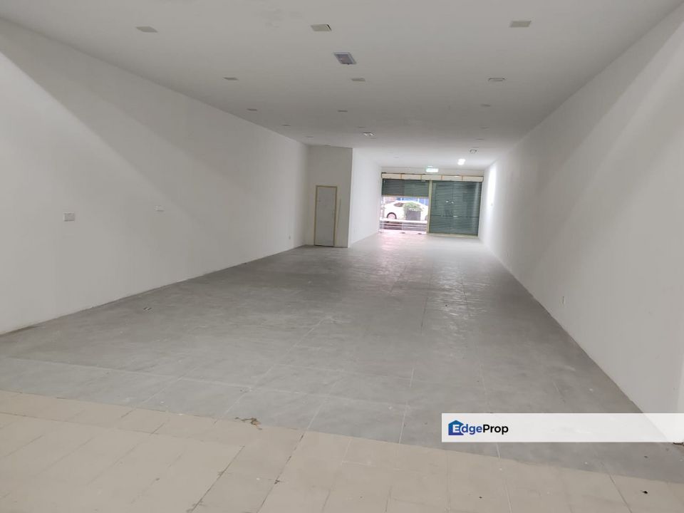 Face Main Road Ground Shop Taman Equine Seri Kembangan, Selangor, Seri Kembangan