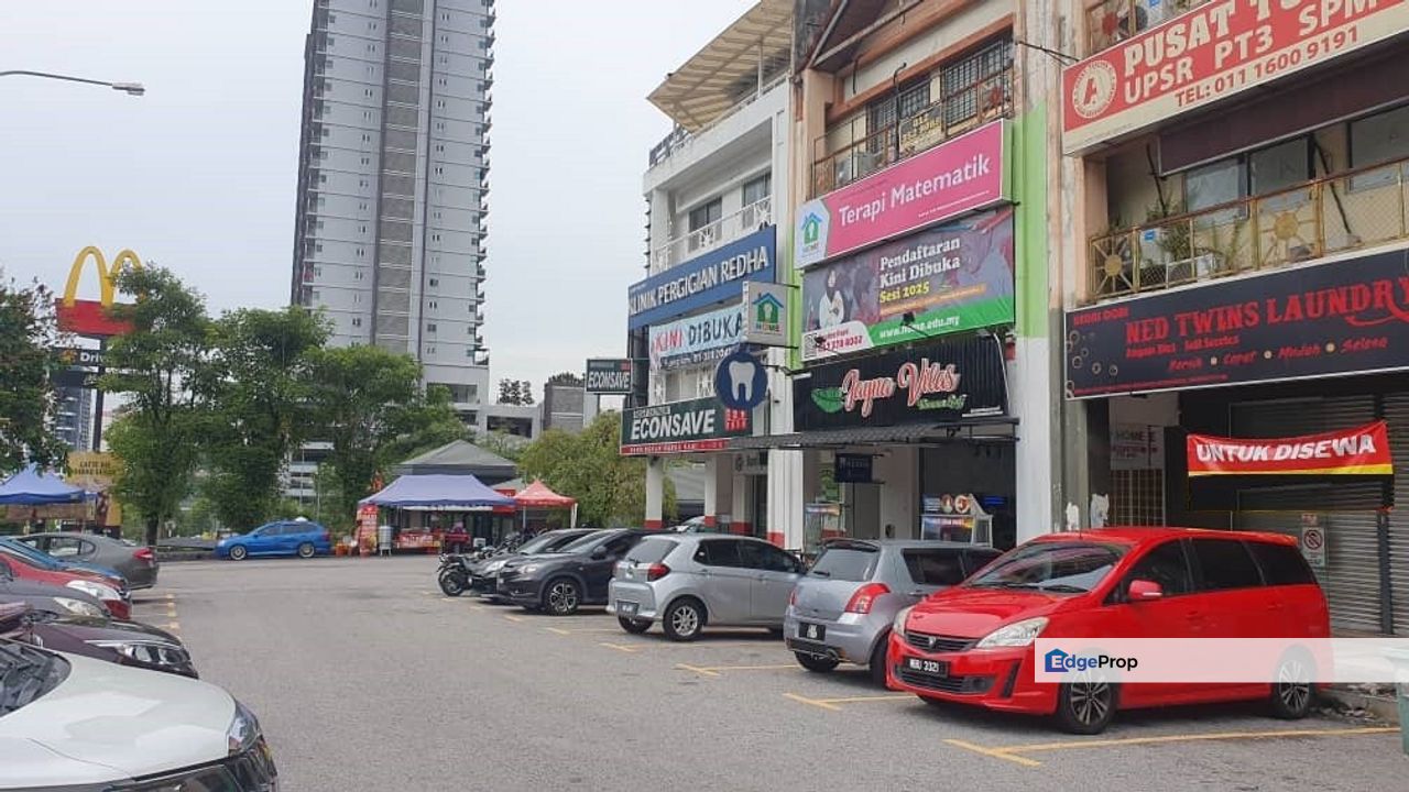 Face Main Road Ground Shop Taman Equine Seri Kembangan, Selangor, Seri Kembangan