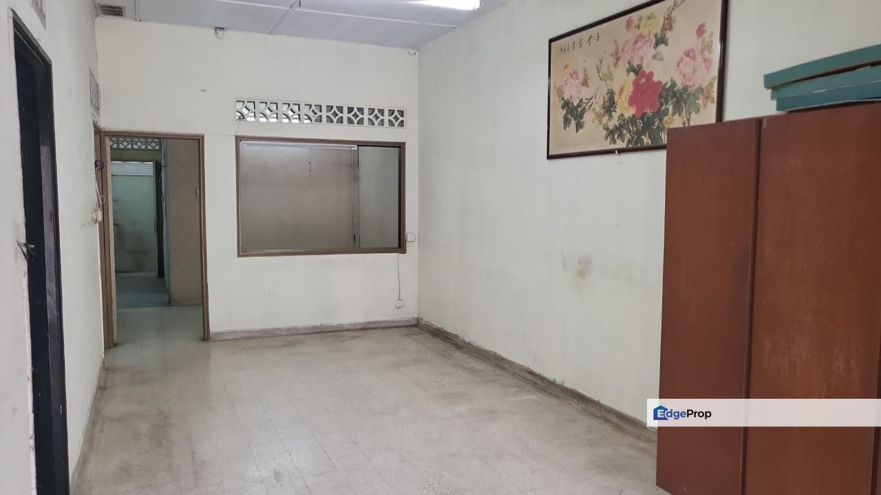 Freehold 22x70 1sty Terrace Happy Garden Selesa Kuchai Lama, Kuala Lumpur, Kuchai Lama