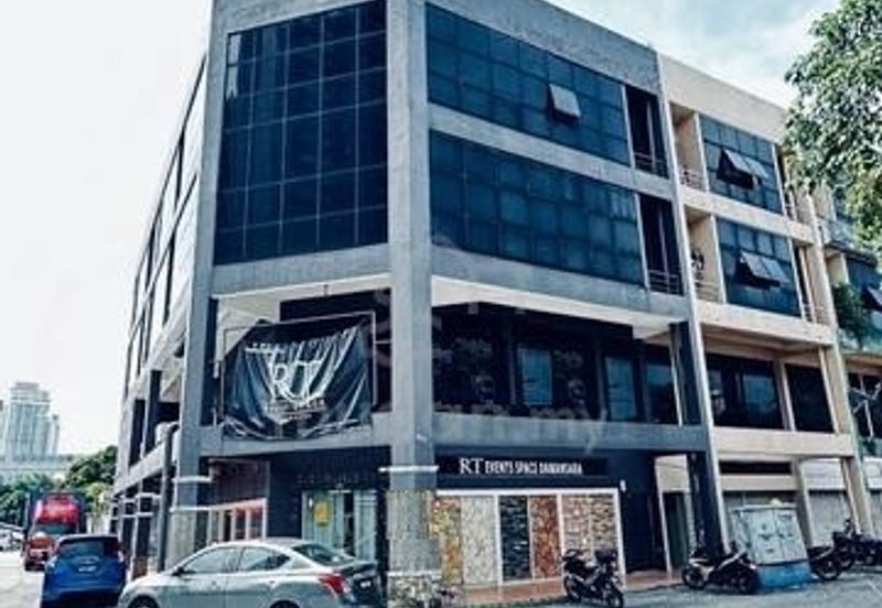 Kayu Ara Business Park, Kayu Ara