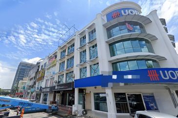 Ground Floor Shop Bandar Puteri 1 Puchong Opp Hero Market