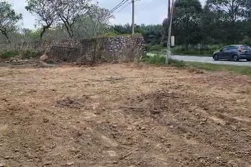 Face main road Industrial Land Jalan Muar-Tangkak