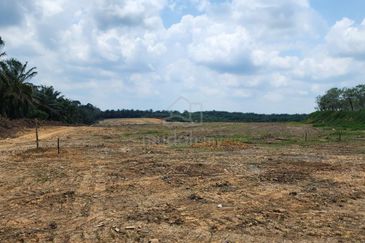 Face main road Industrial Land Jalan Muar-Tangkak