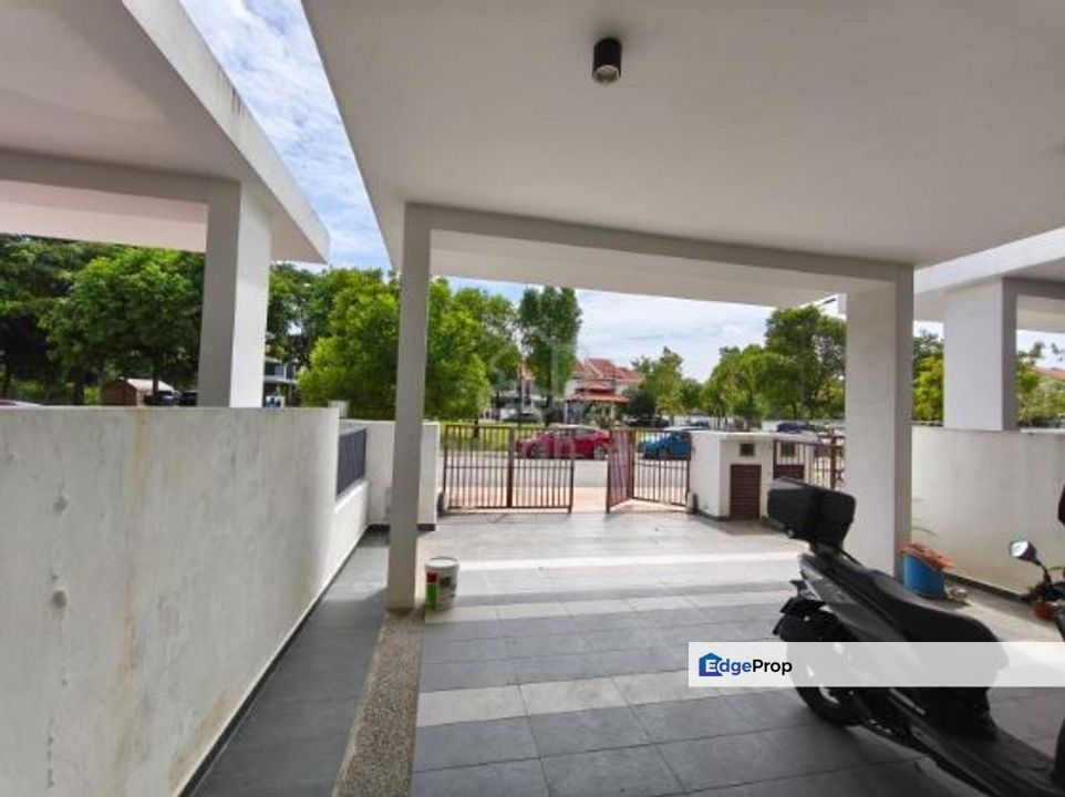 Freehold 2sty 22x80 Extended Facing Park Alam Impian, Selangor, Shah Alam