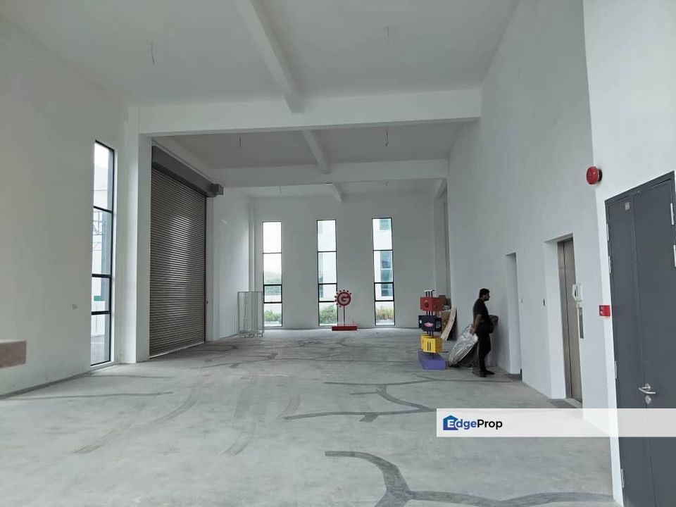 10,200sf Freehold 3sty Semi-D Factory Bandar Serenia Sepang, Selangor, Sepang