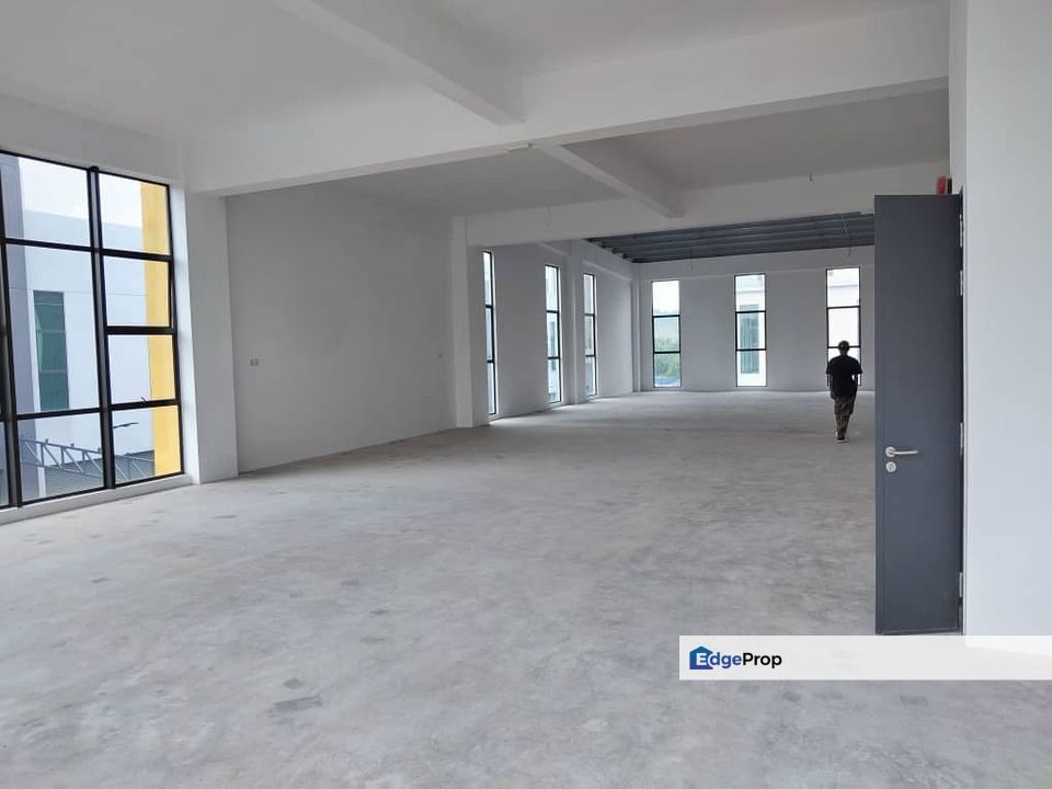 10,200sf Freehold 3sty Semi-D Factory Bandar Serenia Sepang, Selangor, Sepang