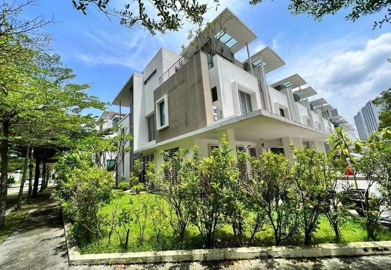 Lake Point Residence