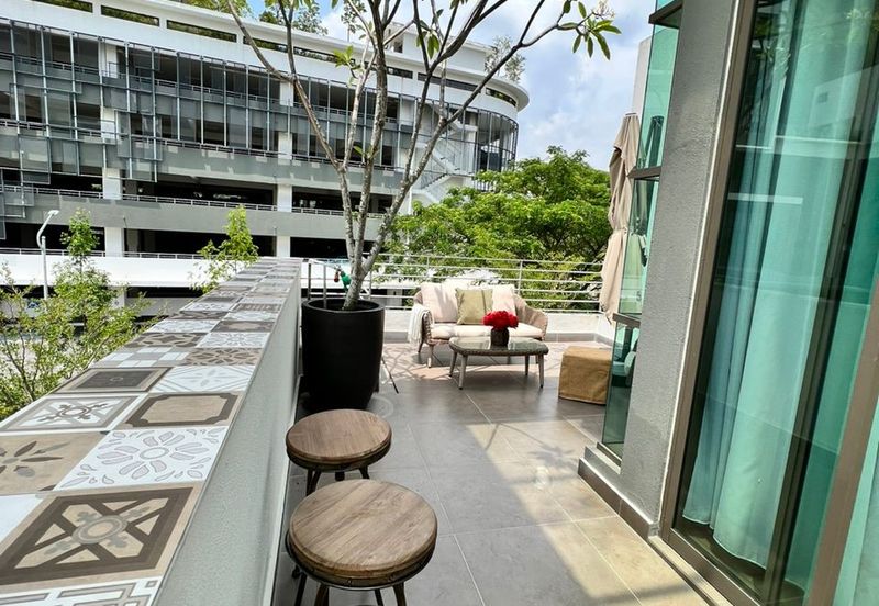 Lake Point Residence