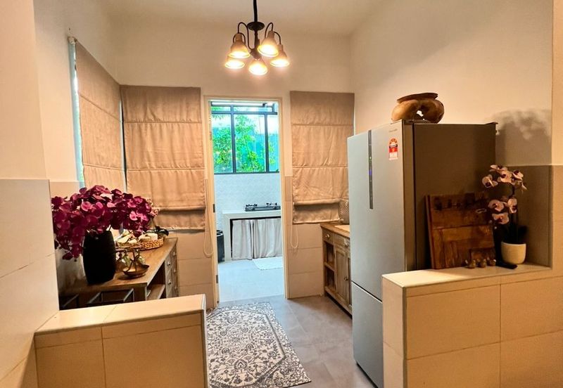 Lake Point Residence