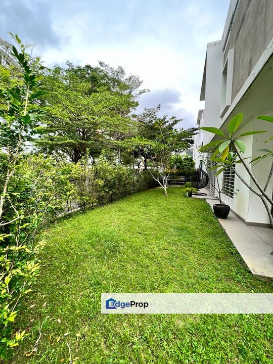 Fully Furnish Corner 3sty Terrace Lake Point Residence Cyberjaya, Selangor, Cyberjaya