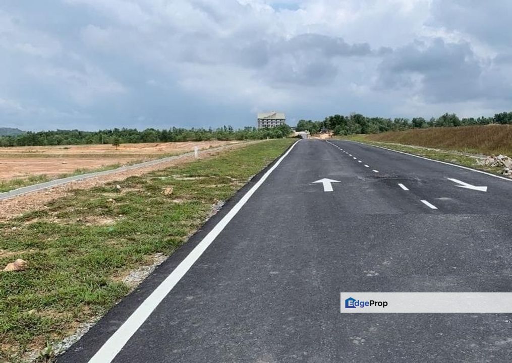 9-Acres Main Road Industrial Land Jalan Batu Pahat Kluang Johor, Johor, Kluang