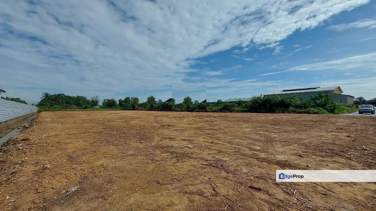 9-Acres Main Road Industrial Land Jalan Batu Pahat Kluang Johor, Johor, Kluang