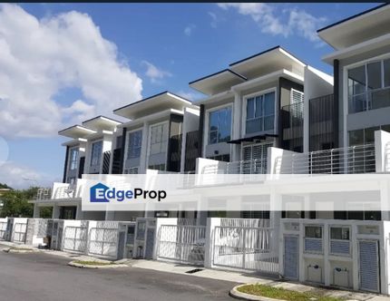  Bayu Heights 2 Three story Terraces house, Great view, Gated and Guarded,, Selangor, Seri Kembangan