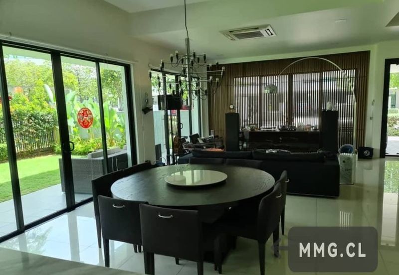 Duta Villa, Setia Alam