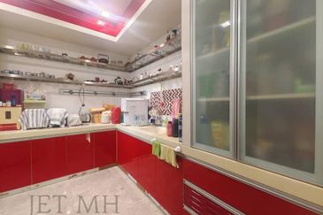 Glenmarie Cove Residence