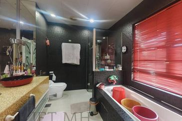 Glenmarie Cove Residence