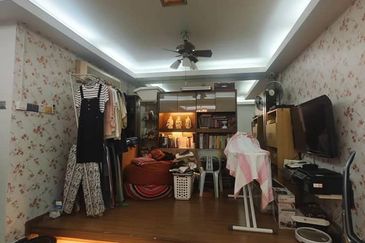 Glenmarie Cove Residence