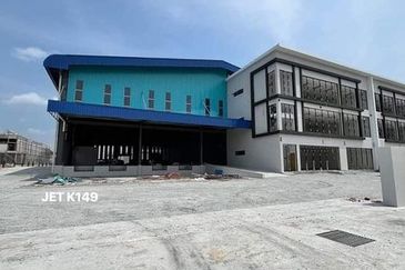 West Port, Pulau Indah