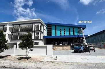 West Port, Pulau Indah