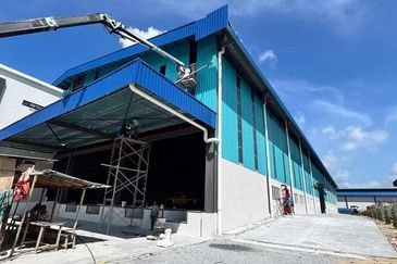 West Port, Pulau Indah