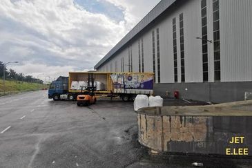 Big Warehouse @ Puncak Alam, Kuala Selangor