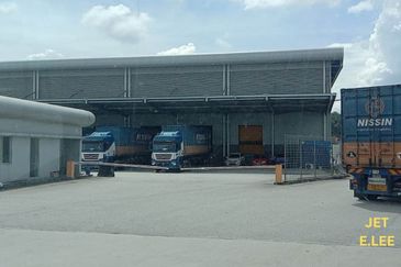 Big Warehouse @ Puncak Alam, Kuala Selangor