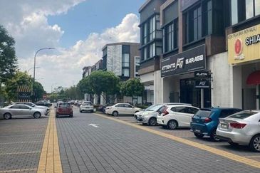 3 Sty Shoplot @ Eco Somerset, Telok Panglima Garang (Facing Main Road)
