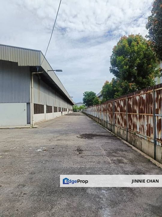 Detached Factory Warehouse in 1 Acre Land at Taman Klang Utama, Klang, Selangor, Klang