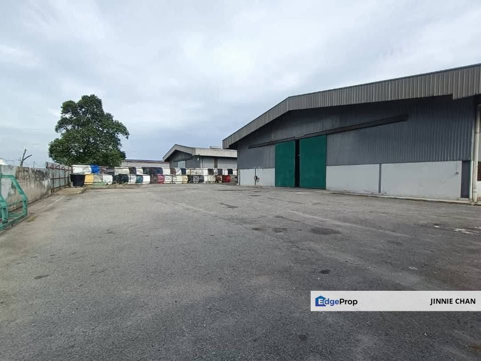 Detached Factory Warehouse in 1 Acre Land at Taman Klang Utama, Klang, Selangor, Klang